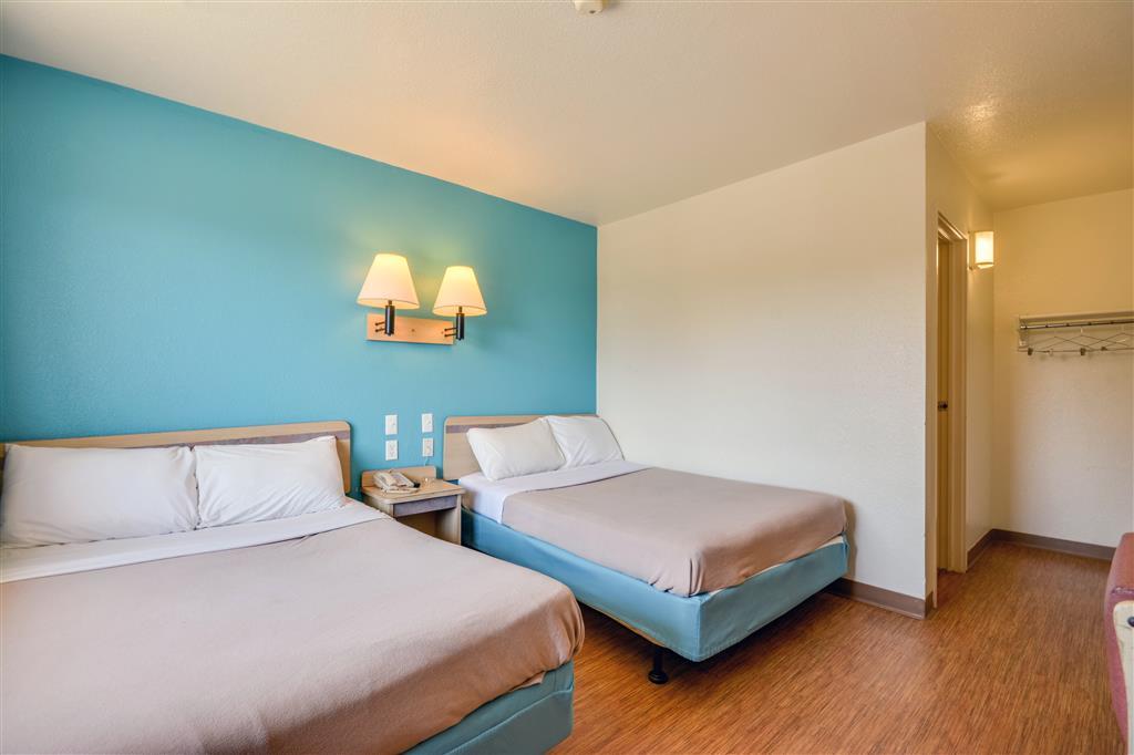 Rodeway Inn Tillmans Corner Zimmer foto